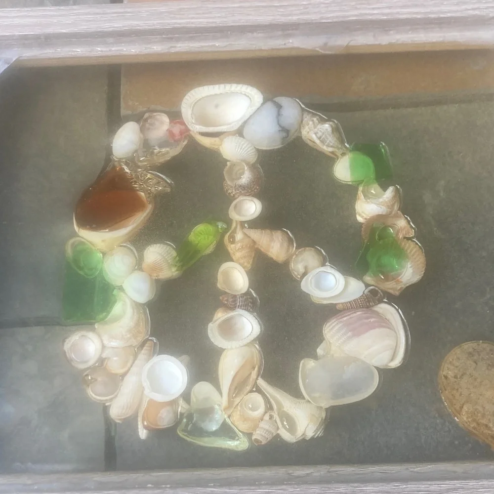 Seashell Peace Sign Wall Art - Picture 7 of 8
